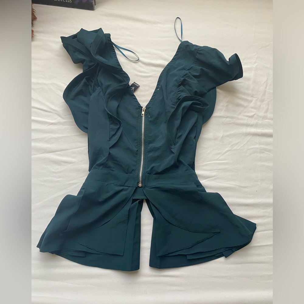 Cute green minimalist shirt